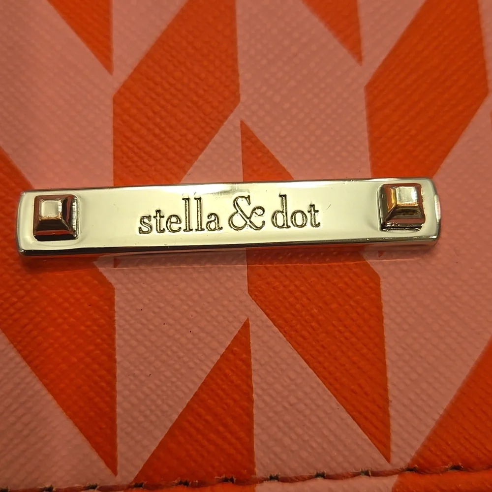 ​Stella & Dot Large Jewelry Portfolio - Red & Pink Chevron- Flaws